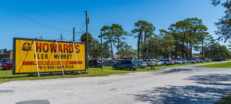 Entrance to Howard`s Flea Market, the largest in Citrus County, in Homosassa, Florida, USA. Entrance to Howard`s Flea Market, the largest in Citrus County, in Homosassa, Florida, USA