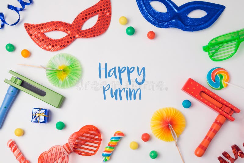 Εβραϊκή έννοια εορτασμού καρναβαλιού Purim στο άσπρο υπόβαθρο στοκ φωτογραφίες