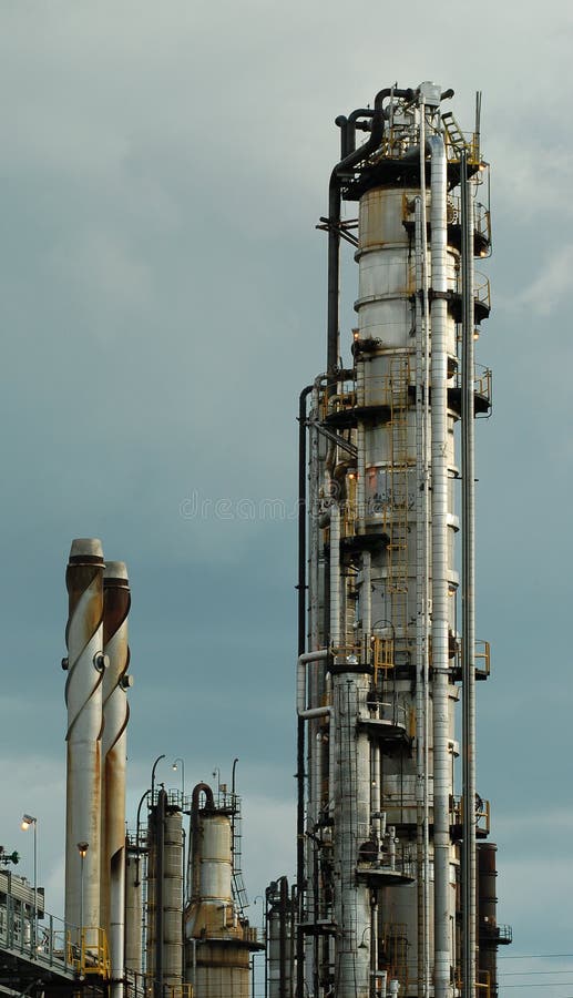 This refinery is located in East Montreal. Lens: Sigma 70-200 2.8 EX APO HSM. This refinery is located in East Montreal. Lens: Sigma 70-200 2.8 EX APO HSM