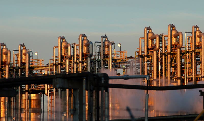 This refinery is located in East Montreal. Lens: Sigma 70-200 2.8 EX APO HSM. This refinery is located in East Montreal. Lens: Sigma 70-200 2.8 EX APO HSM