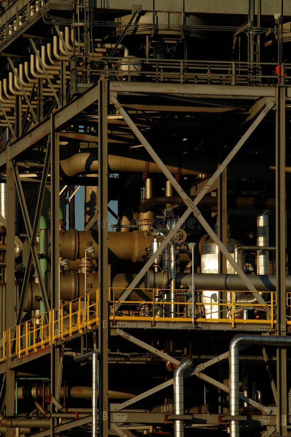 This refinery is located in East Montreal. Lens: Sigma 70-200 2.8 EX APO HSM. This refinery is located in East Montreal. Lens: Sigma 70-200 2.8 EX APO HSM