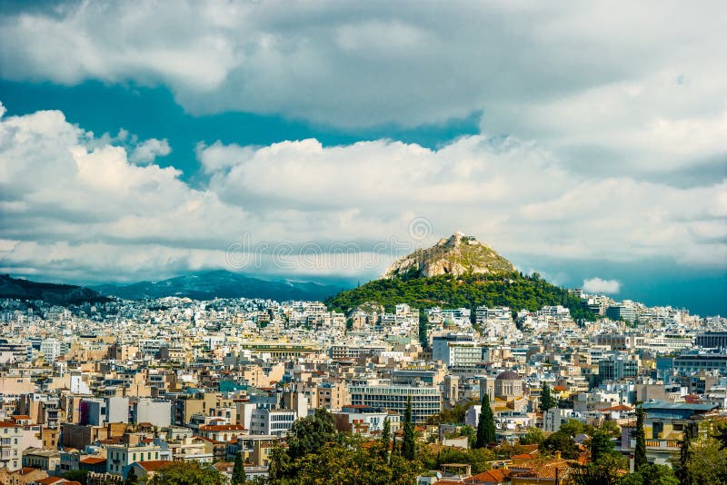 Εικονική παράσταση πόλης του Hill της Αθήνας και Lycabettus στοκ εικόνες Εικονική παράσταση πόλης του Hill της Αθήνας και Lycabettus στοκ εικόνες