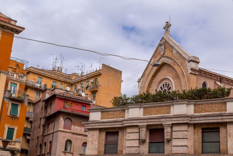 Εικονική παράσταση πόλης και γενική αρχιτεκτονική από τη Ρώμη, το ιταλικό κεφάλαιο στοκ φωτογραφία Εικονική παράσταση πόλης και γενική αρχιτεκτονική από τη Ρώμη, το ιταλικό κεφάλαιο στοκ φωτογραφία