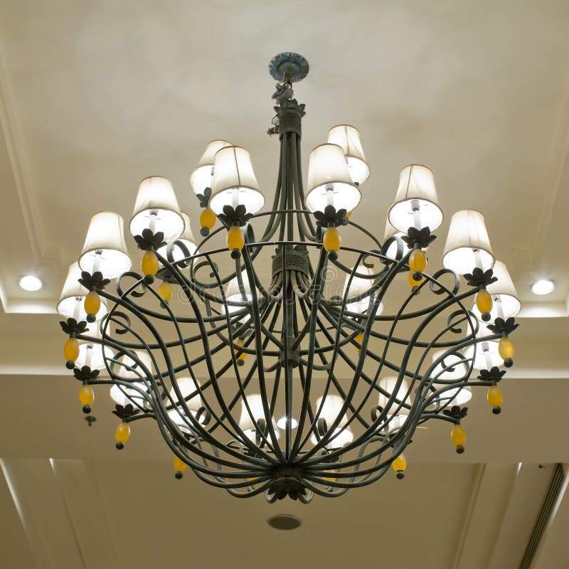 Εκλεκτής ποιότητας ανώτατος λαμπτήρας deco τέχνης στοκ φωτογραφίες με δικαίωμα ελεύθερης χρήσης Εκλεκτής ποιότητας ανώτατος λαμπτήρας deco τέχνης στοκ φωτογραφίες με δικαίωμα ελεύθερης χρήσης