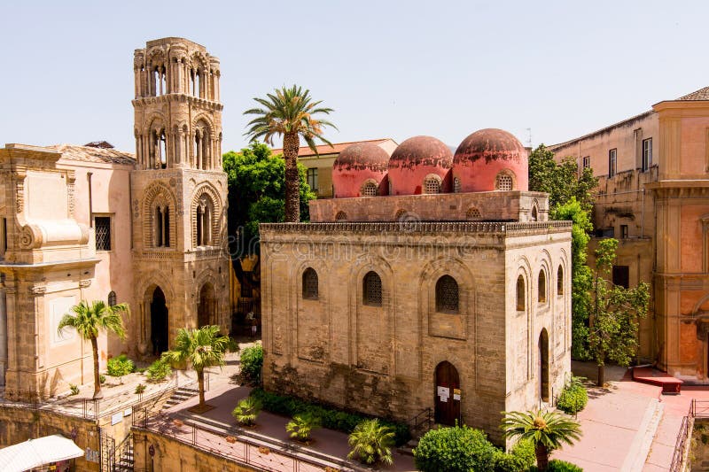 Εκκλησία SAN Cataldo στο Παλέρμο, Σικελία στοκ εικόνα με δικαίωμα ελεύθερης χρήσης Εκκλησία SAN Cataldo στο Παλέρμο, Σικελία στοκ εικόνα με δικαίωμα ελεύθερης χρήσης
