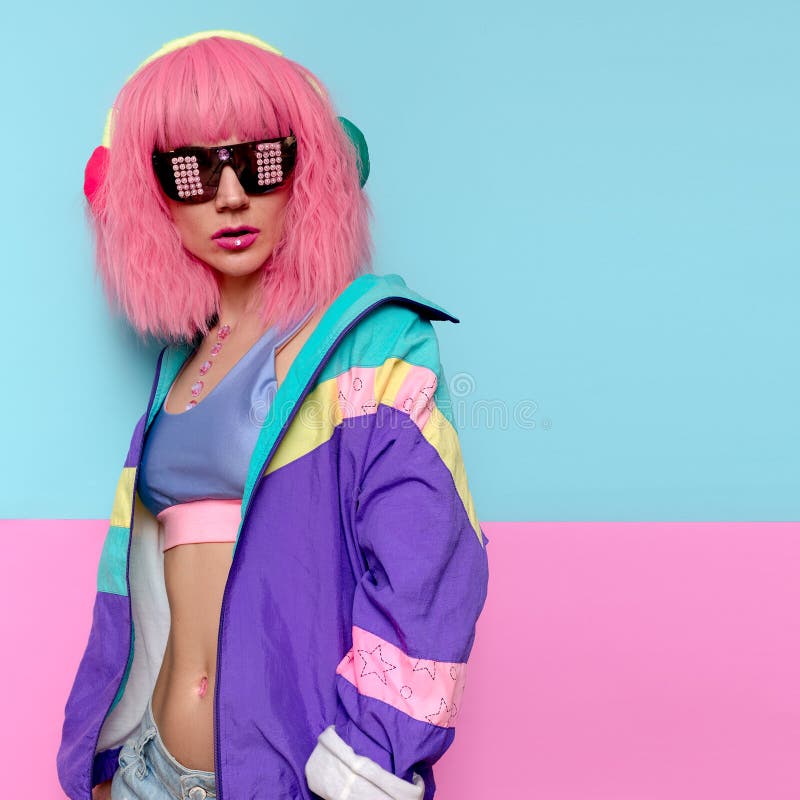 ελάχιστο στυλ pop art. δημιουργικό κορίτσι dj. μουσική στοκ εικόνα με δικαίωμα ελεύθερης χρήσης