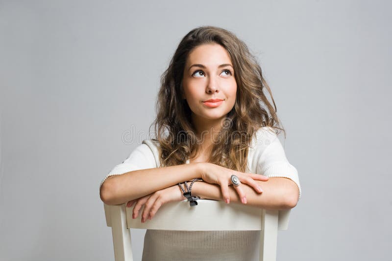 Ελκυστικό νέο brunette. στοκ εικόνα με δικαίωμα ελεύθερης χρήσης