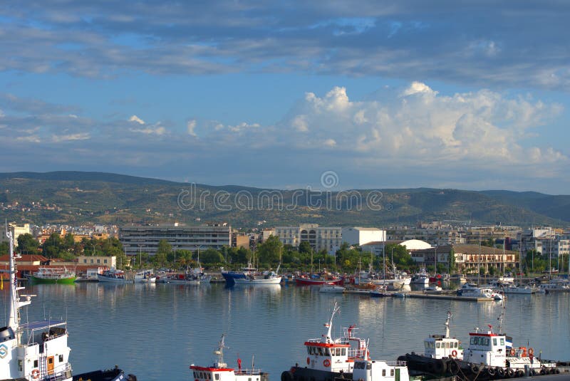 6212020 ελλάδα βόλο εμπορικό λιμάνι ανατολικά του ήλιου στοκ φωτογραφίες