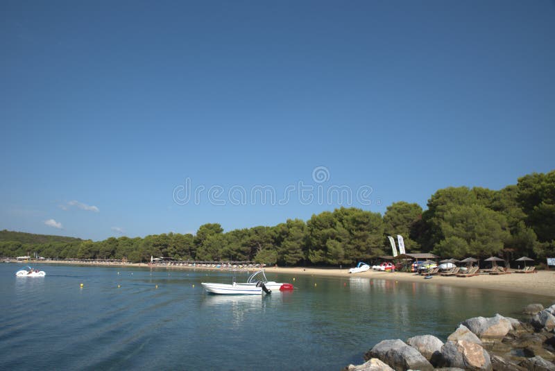9132020 ελλάδα σκιάθος νήσος φημισμένος παραλίας κουκούλης σύντομη τουριστική περίοδος λόγω του covid19 στοκ εικόνα με δικαίωμα ελεύθερης χρήσης