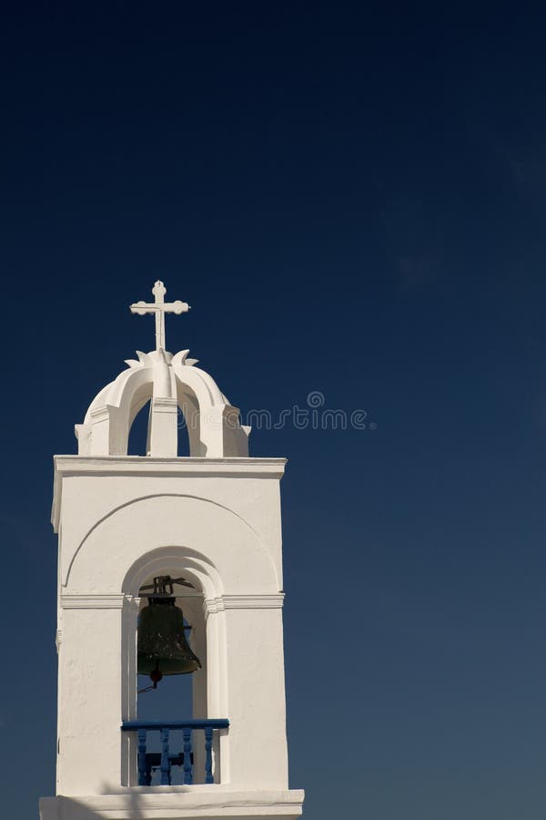 Καμπαναριό ενάντια στον μπλε ουρανό στοκ φωτογραφία με δικαίωμα ελεύθερης χρήσης