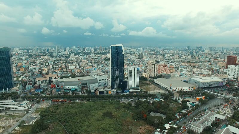 Εναέρια άποψη κτιρίων και ουρανοξύστη στην πρωτεύουσα της Μπανγκόκ Ταϊλάνδης