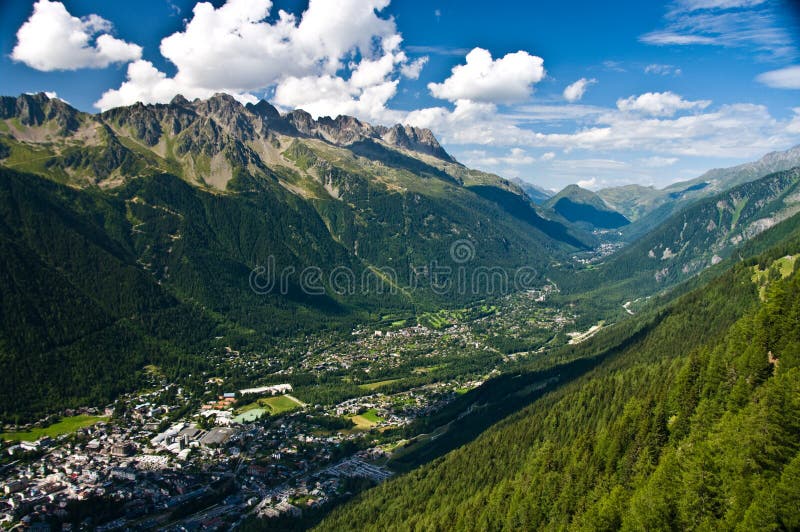Εναέρια άποψη πανοράματος Chamonix στοκ φωτογραφία