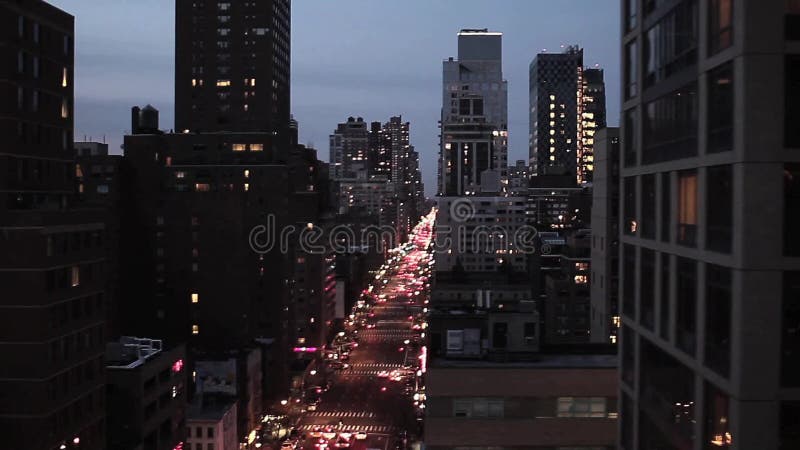 Εναέρια άποψη της πόλης της Νέας Υόρκης τη νύχτα