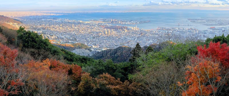 Εναέρια άποψη της πόλης του Kobe από το υποστήριγμα Maya στην εποχή φθινοπώρου, Ιαπωνία στοκ εικόνες Εναέρια άποψη της πόλης του Kobe από το υποστήριγμα Maya στην εποχή φθινοπώρου, Ιαπωνία στοκ εικόνες