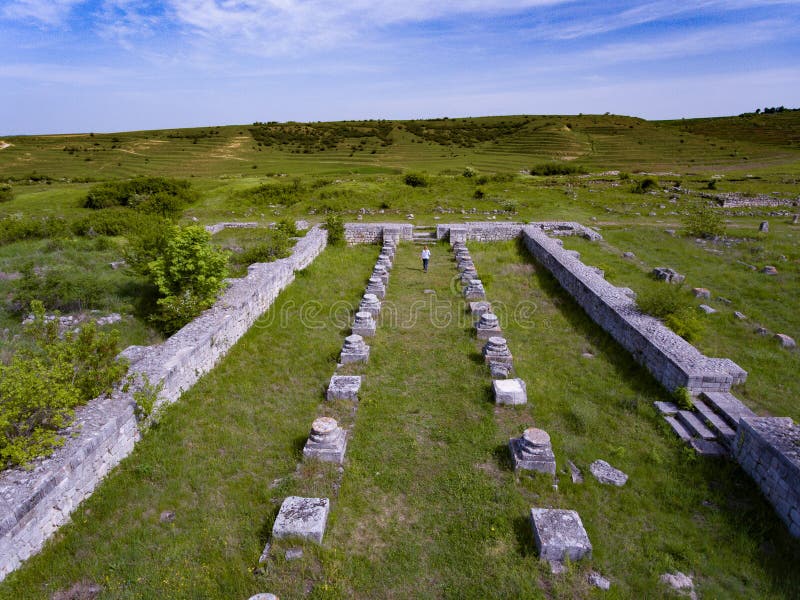 Εναέρια άποψη του φρουρίου Adamclisi σε Dobrogea Ρουμανία στοκ εικόνες
