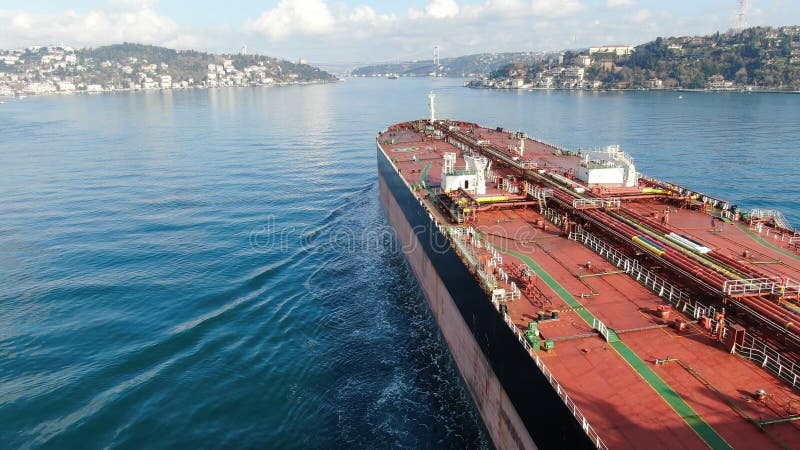 εναέρια άποψη φορτίου με εμπορευματοκιβώτια. εναέρια άποψη του πλοίου μεταφοράς φορτίων με εμπορευματοκιβώτια διεθνών εμπορευματικών μεταφορών