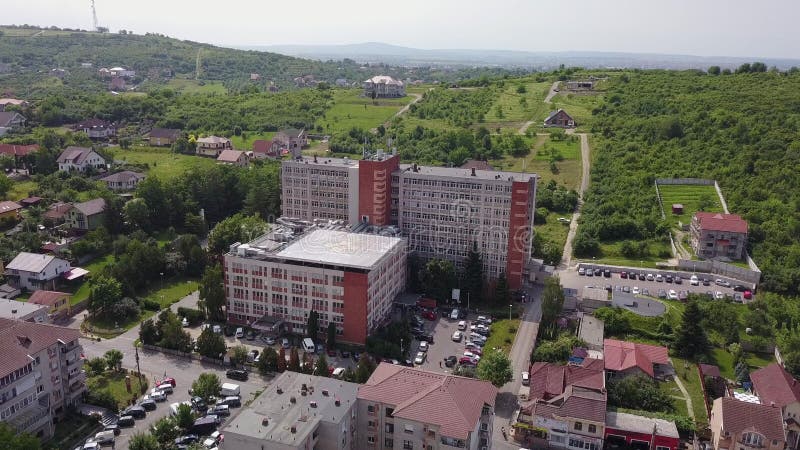 εναέρια κίνηση προς το νοσοκομείο με ελικοδρόμια στην ευρώπη απόθεμα βίντεο