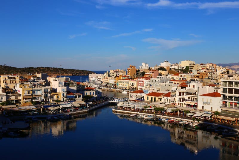 επιβαρύνσεις Κρήτη Ελλάδα Νικόλαος Ο Άγιος Νικόλαος είναι μια γραφική πόλη στη ανατολική πλευρά του νησιού Κρήτη στοκ εικόνα με δικαίωμα ελεύθερης χρήσης επιβαρύνσεις Κρήτη Ελλάδα Νικόλαος Ο Άγιος Νικόλαος είναι μια γραφική πόλη στη ανατολική πλευρά του νησιού Κρήτη στοκ εικόνα με δικαίωμα ελεύθερης χρήσης