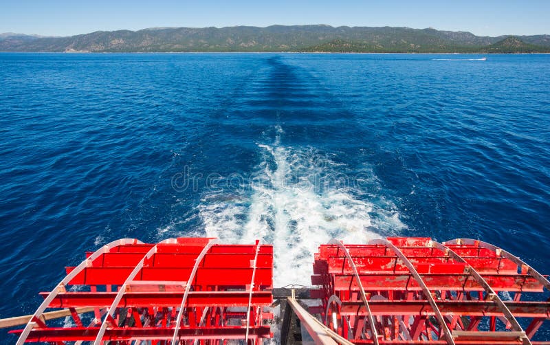 Επισκεμμένος βασίλισσα Tahoe κρουαζιέρας στη λίμνη Tahoe στοκ φωτογραφία με δικαίωμα ελεύθερης χρήσης Επισκεμμένος βασίλισσα Tahoe κρουαζιέρας στη λίμνη Tahoe στοκ φωτογραφία με δικαίωμα ελεύθερης χρήσης