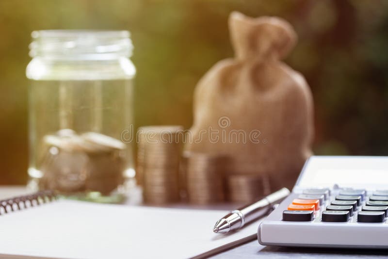 Επιχείρηση και οικονομική έννοια σχεδίων για την αποταμίευση και την επένδυση Μαύρη μάνδρα στο σημειωματάριο, τον υπολογιστή και στοκ φωτογραφία με δικαίωμα ελεύθερης χρήσης Επιχείρηση και οικονομική έννοια σχεδίων για την αποταμίευση και την επένδυση Μαύρη μάνδρα στο σημειωματάριο, τον υπολογιστή και στοκ φωτογραφία με δικαίωμα ελεύθερης χρήσης