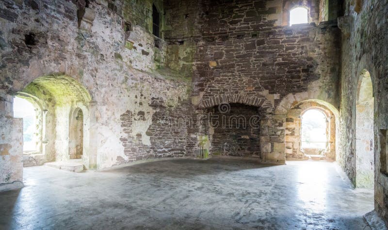 Εσωτερική θέα στη Doune Castle, μεσαιωνικό φρούριο κοντά στο χωριό της Doune, στην περιοχή Stirling της κεντρικής Σκωτίας στοκ φωτογραφία με δικαίωμα ελεύθερης χρήσης Εσωτερική θέα στη Doune Castle, μεσαιωνικό φρούριο κοντά στο χωριό της Doune, στην περιοχή Stirling της κεντρικής Σκωτίας στοκ φωτογραφία με δικαίωμα ελεύθερης χρήσης