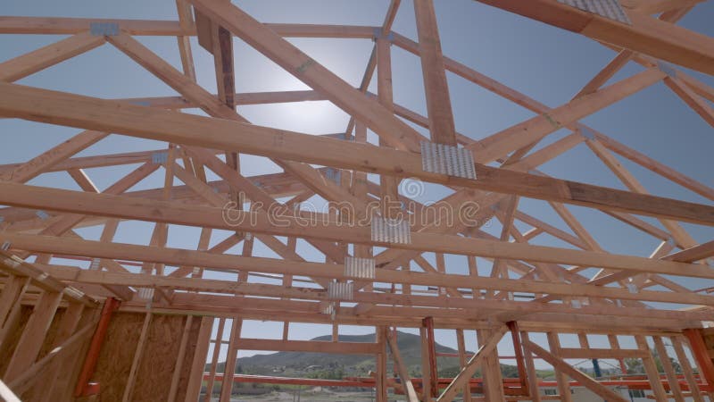 Εσωτερική προοπτική αργή κίνηση του νέου εργοταξίου σκελετών οικιακού ξύλου φιλμ μικρού μήκους