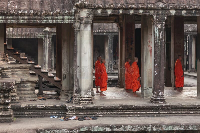 Εσωτερικό στοών ναών Wat Angkor, Καμπότζη στοκ εικόνες με δικαίωμα ελεύθερης χρήσης Εσωτερικό στοών ναών Wat Angkor, Καμπότζη στοκ εικόνες με δικαίωμα ελεύθερης χρήσης