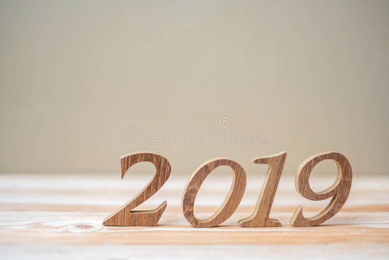 2019 ευτυχή νέα έτη με τον καφετή ξύλινο αριθμό στο διάστημα πινάκων και αντιγράφων Νέοι έναρξη, ψήφισμα, στόχοι και αποστολή στοκ φωτογραφία με δικαίωμα ελεύθερης χρήσης 2019 ευτυχή νέα έτη με τον καφετή ξύλινο αριθμό στο διάστημα πινάκων και αντιγράφων Νέοι έναρξη, ψήφισμα, στόχοι και αποστολή στοκ φωτογραφία με δικαίωμα ελεύθερης χρήσης