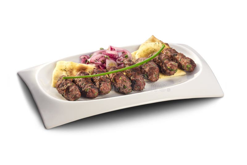 Εύγευστα ψημένα στη σχάρα κεφτή και nachos στοκ εικόνες με δικαίωμα ελεύθερης χρήσης