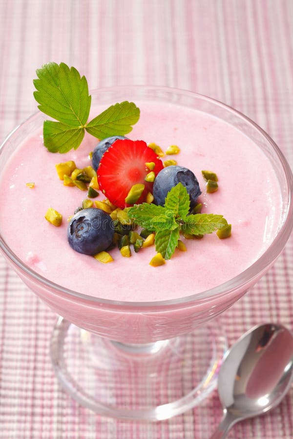 εύγευστη mousse φράουλα στοκ εικόνες