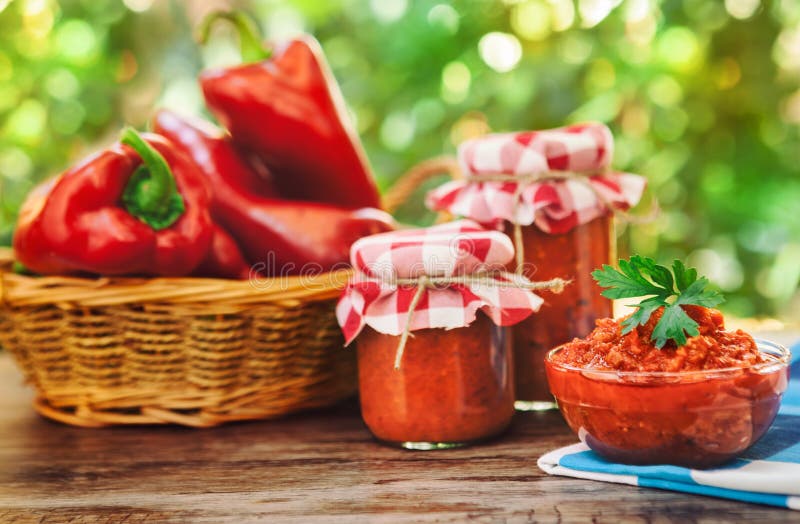 Εύγευστο σπιτικό Ajvar στοκ φωτογραφίες