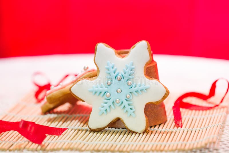 Ζωηρόχρωμα snowflake μπισκότα στοκ φωτογραφία με δικαίωμα ελεύθερης χρήσης