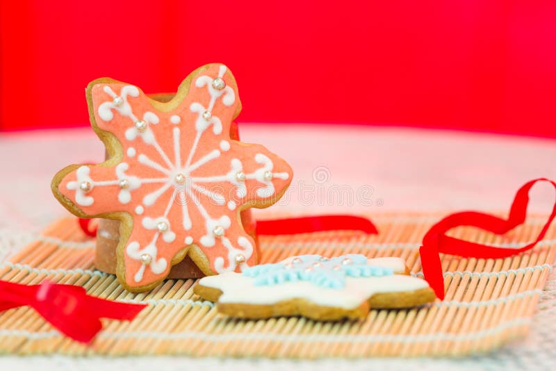 Ζωηρόχρωμα snowflake μπισκότα στοκ εικόνες με δικαίωμα ελεύθερης χρήσης