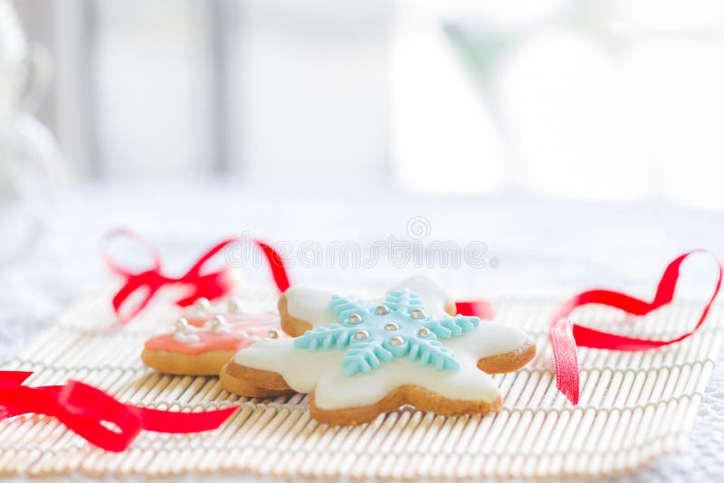 Ζωηρόχρωμα snowflake μπισκότα στοκ φωτογραφία με δικαίωμα ελεύθερης χρήσης