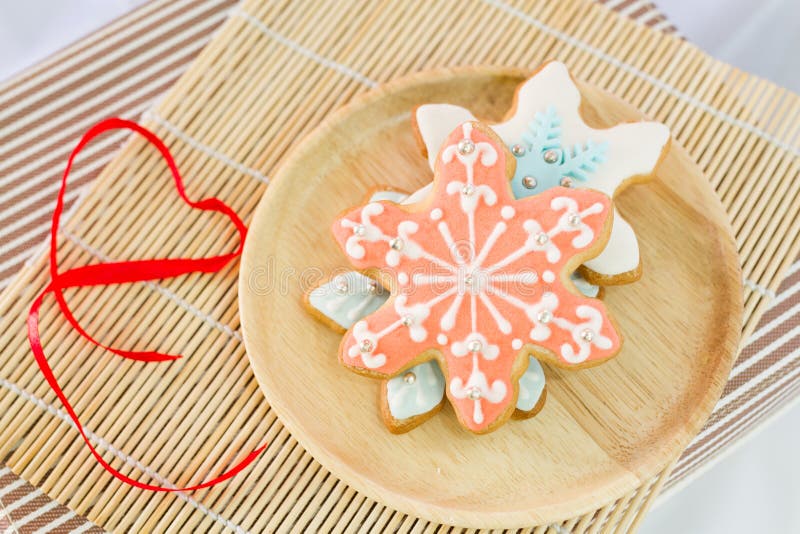 Ζωηρόχρωμα snowflake μπισκότα στοκ εικόνες