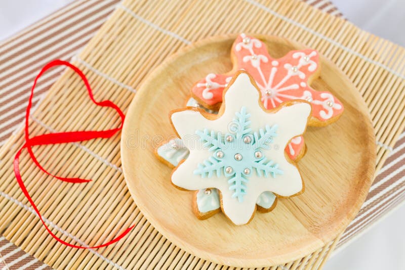 Ζωηρόχρωμα snowflake μπισκότα στοκ εικόνες με δικαίωμα ελεύθερης χρήσης
