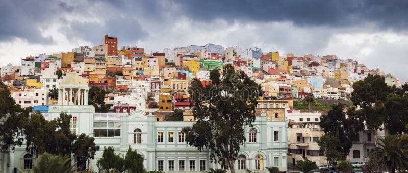 Ζωηρόχρωμη αρχιτεκτονική Barrio San Juan στο Las Palmas στοκ φωτογραφία με δικαίωμα ελεύθερης χρήσης Ζωηρόχρωμη αρχιτεκτονική Barrio San Juan στο Las Palmas στοκ φωτογραφία με δικαίωμα ελεύθερης χρήσης