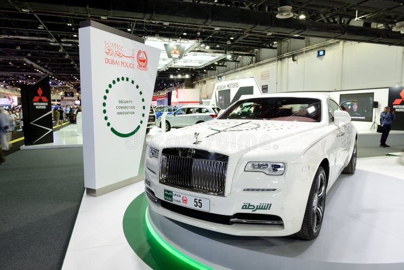 Η Rolls-$l*royce Wraith του περιπολικού της Αστυνομίας του Ντουμπάι είναι στη έκθεση αυτοκινήτου το 2017 του Ντουμπάι στοκ φωτογραφία με δικαίωμα ελεύθερης χρήσης Η Rolls-$l*royce Wraith του περιπολικού της Αστυνομίας του Ντουμπάι είναι στη έκθεση αυτοκινήτου το 2017 του Ντουμπάι στοκ φωτογραφία με δικαίωμα ελεύθερης χρήσης