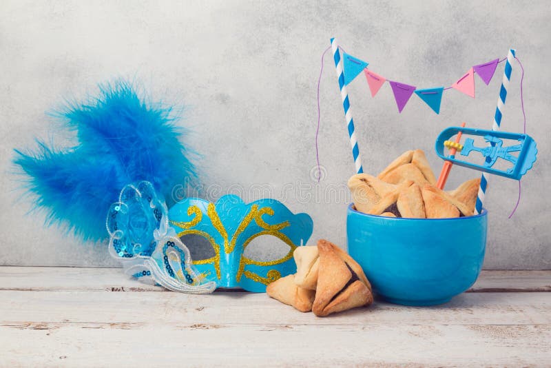 Η έννοια εορτασμού Purim με τα μπισκότα και η μάσκα καρναβαλιού στοκ φωτογραφία με δικαίωμα ελεύθερης χρήσης