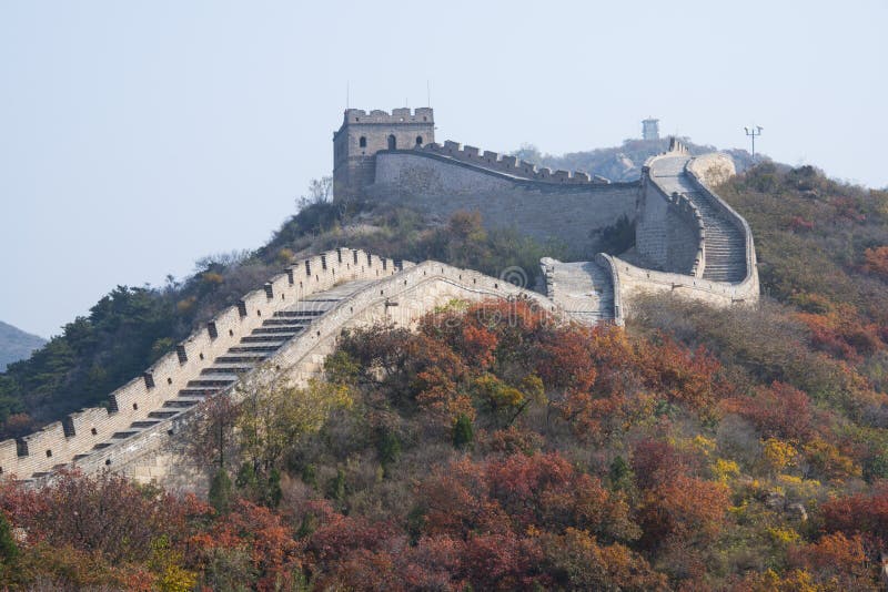 Η Ασία Κίνα, Πεκίνο, badaling πάρκο εθνικών δρυμός, το Σινικό Τείχος, κόκκινο φεύγει στοκ φωτογραφία με δικαίωμα ελεύθερης χρήσης
