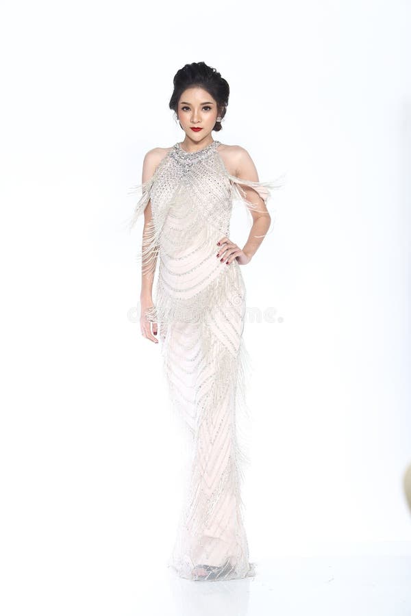 Η Δεσποινίς Pageant Contest στο μακρύ φόρεμα σφαιρών εσθήτων σφαιρών βραδιού με το Δ στοκ φωτογραφία Η Δεσποινίς Pageant Contest στο μακρύ φόρεμα σφαιρών εσθήτων σφαιρών βραδιού με το Δ στοκ φωτογραφία