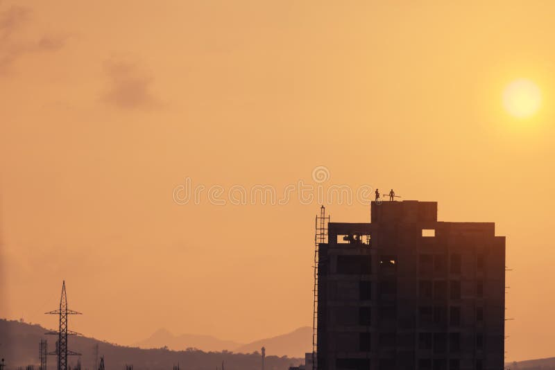 Η εργασία δεν εξαρτάται ποτέ από τον καιρό ή το συγχρονισμό στοκ φωτογραφίες με δικαίωμα ελεύθερης χρήσης Η εργασία δεν εξαρτάται ποτέ από τον καιρό ή το συγχρονισμό στοκ φωτογραφίες με δικαίωμα ελεύθερης χρήσης