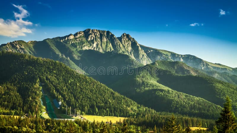 Ηλιοβασίλεμα κατά την άποψη Zakopane του υποστηρίγματος Giewont