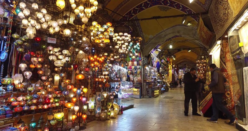 Η κεντρική και μεγαλύτερη πόλη στο μεγάλο Bazaar, με πολλά καταστήματα και εργαστήρια