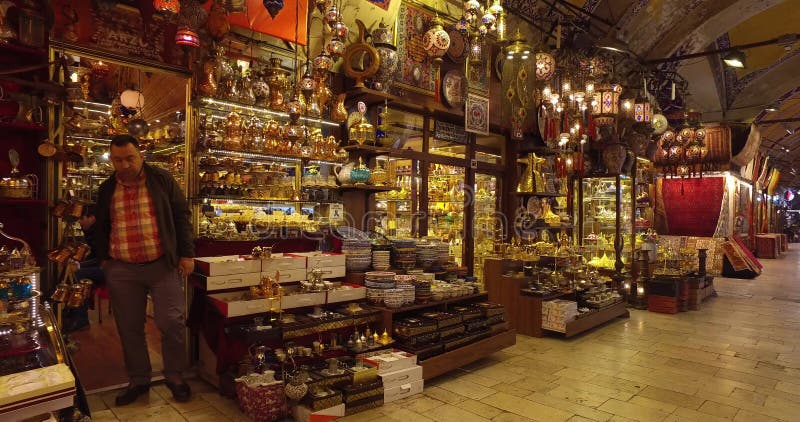 Η κεντρική και μεγαλύτερη πόλη στο μεγάλο Bazaar, με πολλά καταστήματα και εργαστήρια