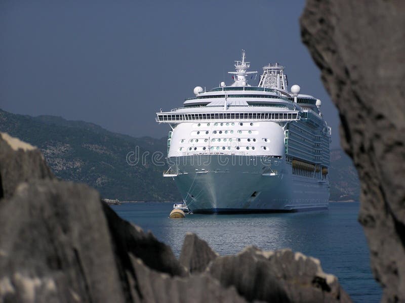 η κρουαζιέρα boo κρυφοκοι στοκ εικόνα με δικαίωμα ελεύθερης χρήσης η κρουαζιέρα boo κρυφοκοι στοκ εικόνα με δικαίωμα ελεύθερης χρήσης