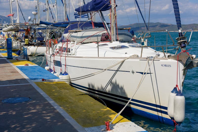 Η μαρίνα του Πόρου, είναι ένα ελληνικό νησί στο νότιο μέρος Saronic Γ στοκ φωτογραφία με δικαίωμα ελεύθερης χρήσης