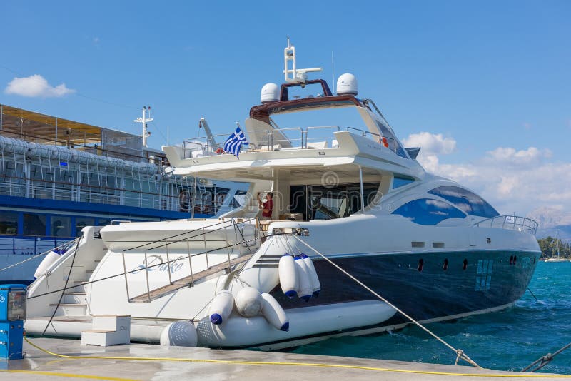 Η μαρίνα του Πόρου, είναι ένα ελληνικό νησί στο νότιο μέρος Saronic Γ στοκ εικόνες
