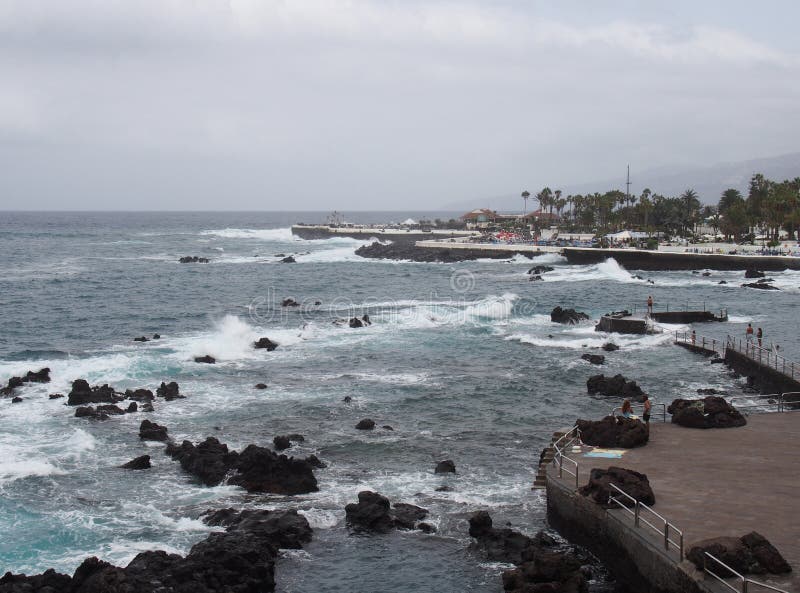 Θάλασσα και ακτή Puerto de Λα Cruz Tenerife στοκ εικόνα με δικαίωμα ελεύθερης χρήσης Θάλασσα και ακτή Puerto de Λα Cruz Tenerife στοκ εικόνα με δικαίωμα ελεύθερης χρήσης