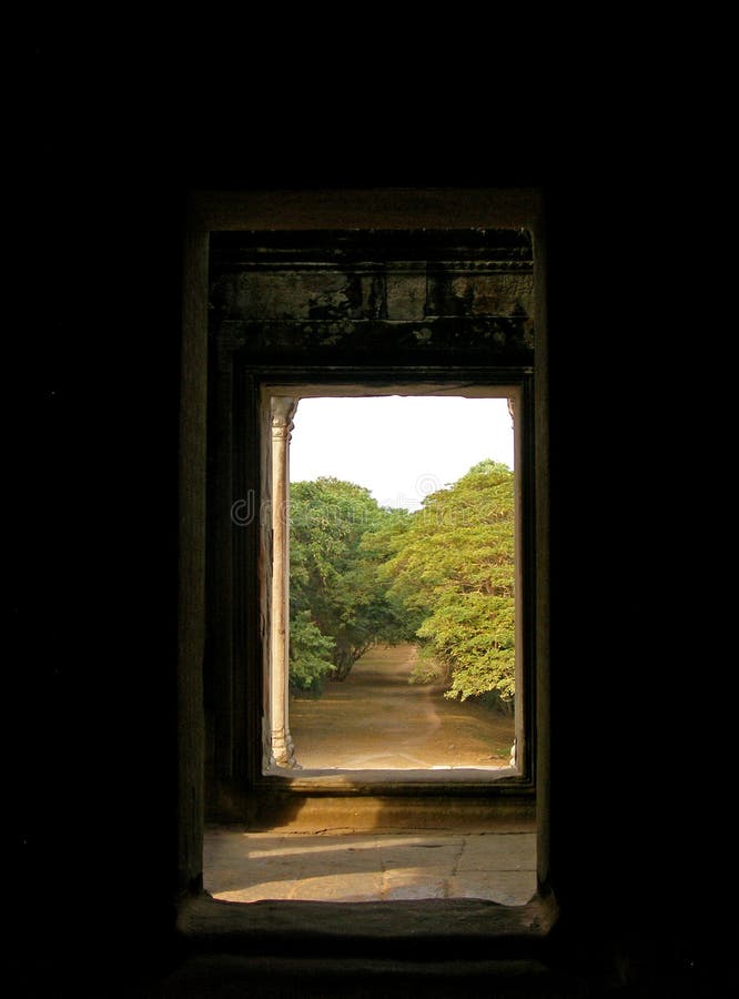 Θέα από τη βόρεια βιβλιοθήκη του ναού Angkor Wat στοκ φωτογραφία με δικαίωμα ελεύθερης χρήσης